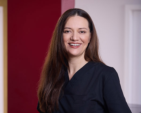 Frau Agnesa Gusinac - Zahnarztpraxis Dr. Breit Taufkirchen/Vils